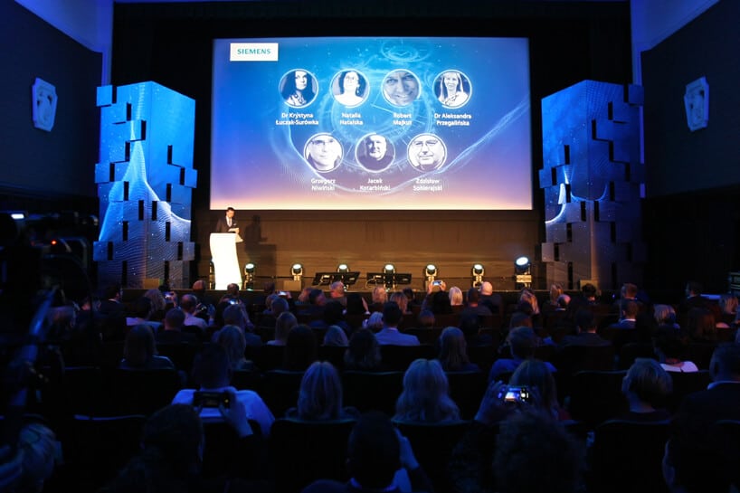 zdjęcie sceny ze składem jury konkursu Siemens Future Living Award 2018