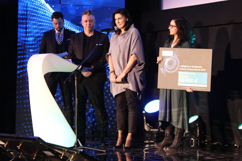 cztery osoby podczas wręczania nagrody na Siemens Future Living Award