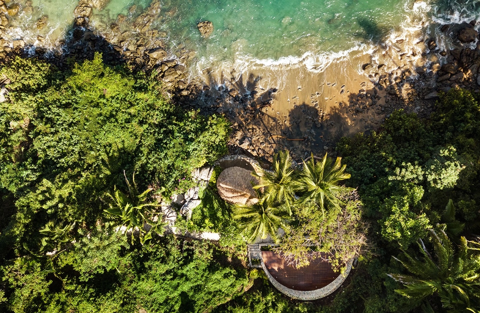 Oaza pod palmami i latające pelikany: kompleks wypoczynkowy w Meksyku