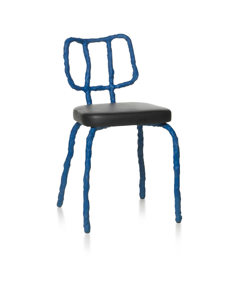 niebieski gliniany stołek