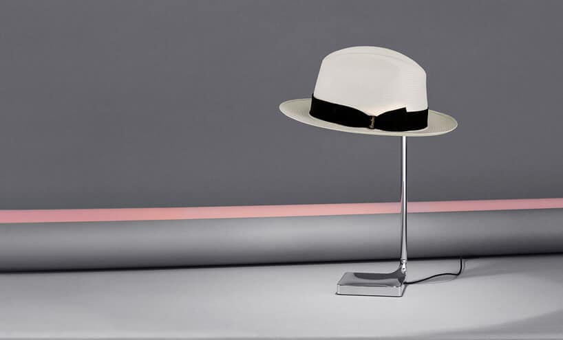 Lampa stołowa Chapo ze srebrną podstawą i kloszem w kształcie kapelusza