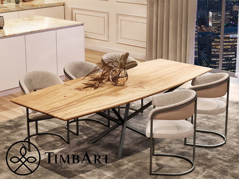 elegancki stół od TimbArt z drewnianym cienkim blatem z nietypową metalową podstawą z pięcioma krzesłami z beżowym obiciem na szarej metalowej ramie